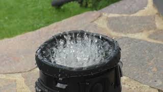 JBL Xtreme 2 Wassertest im Basslautsprecher. Water test in the bass speaker