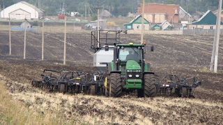 John Deere 8430 tractor and seeding machine Flexi Coil 2430 /// John Deere 8430 and Flexi Coil 2430