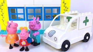 STORY WITH PEPPA PIG RUNAWAY TRICYCLE  BROKEN ARM AND THE TRIP TO THE HOSPITAL WITH THE AMBULANCE