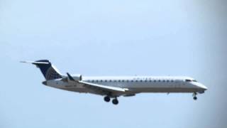 GoJet Airlines Flight 3705 arrives Runway 28 Chicago KORD 07.01.2012
