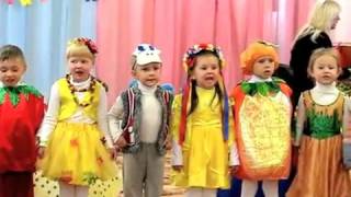 Пісня "Осінній вальс" на святі осені в дитячому садку