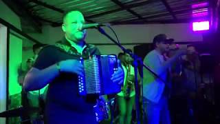 Chiqui Rodriguez - Cómo Tú EN VIVO (Barajando Bar SANTIAGO)