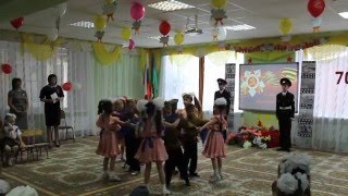 Танец "Синенький скромный платочек" в детском саду