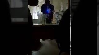 захват  укр почта Харьков . бандит показал “бомбу”