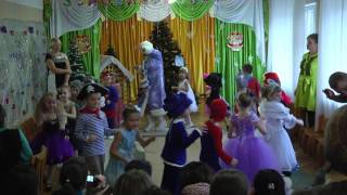 Танец мышки в исполнении снегурки и деток