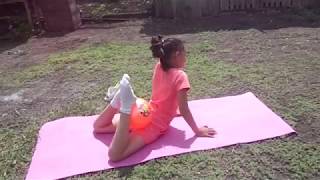 Моя гимнастика на улице.My gymnastics are on the street.
