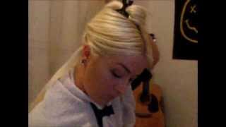 How to: Bleach your hair at home for cheap (Step by step)