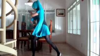 Hatsune Miku levan polkka dance