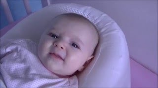 Jolie Bébé parle! Cutie baby talking!