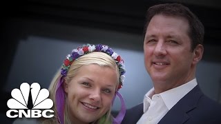 Crying Poverty But Living Like A King | American Greed
