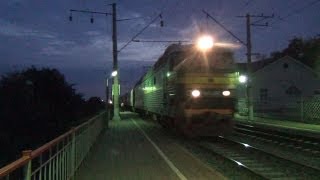 Электровоз ЧС8-067 с поездом №11 Адлер — Москва