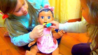 Кукла как Живая и Лика как мама Morning routine with baby doll