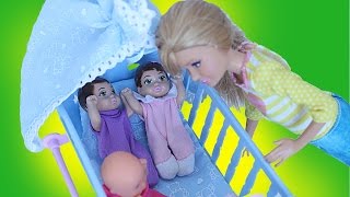 Пупсики и няня в детском саду   Видео с куклами для девочек