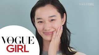 仕上がりに劇的な差！　メイク前のお肌の準備法。【GET THE LOOK WITH ANNA.】| VOGUE GIRL