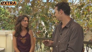 "Extra" Interviews Susanna Hoffs
