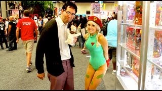 Raychul Moore as Cammy at Comic-Con 2013 (with Yeshmin Blechin)