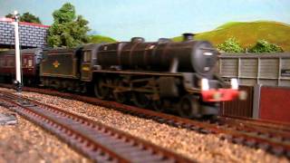 Hornby Black 5 with maroon Bachmann Mk1's