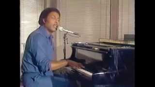 Little Richard singing in 1984