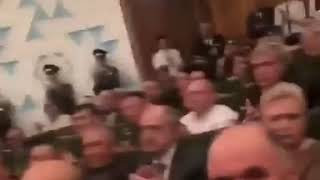 Руслан Аушев! Вот оно заслуженное уважение ! Многим нашим политикам такое даже и не сниться ?