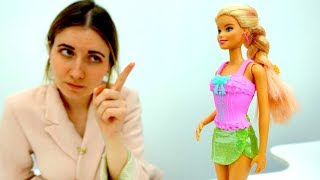 Барби испортила юбку в магазине. Игры для девочек