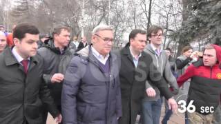 Проект 60sec №306. Касьянову в Перми подарили ватник