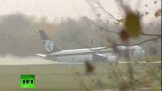 Maniobra extrema. Un avión aterriza de emergencia en Varsovia si usar el tren