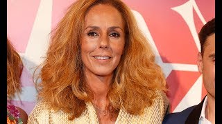 Rocío Carrasco agradece el premio 'MR Gay Pride España' otorgado a Rocío Jurado | Diez Minutos