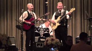 Dunai performing D'yer Mak'er - Led Zeppelin