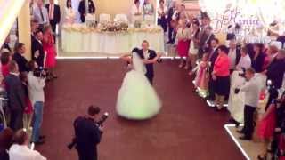 Oryginalny PIERWSZY TANIEC pary młodej - Dawid & Ania! Wspaniale zatańczony WALC! www.kiniadance.pl