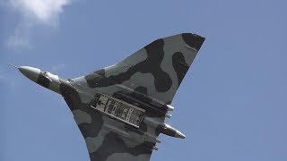 HOWL OF VULCAN XH558 ABORTS LANDING