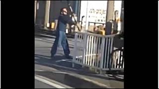 踏切の遮断機をのこぎりで切断・twitterで話題になった動画・ Sawing the crossing at the level crossing