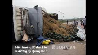 Cùng sự vụ đổ dưa hấu ra đường nhưng hai hình ảnh trái ngược