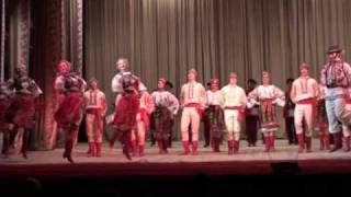 Ukrainian dancing 205
