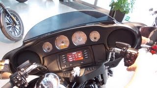 2014 Harley-Davidson Street Glide - brand new LCD screen