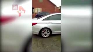 Муж разбил ломом машину, в которой застал свою жену за изменой