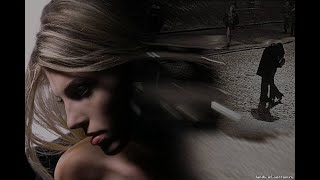 Она долго стояла, не решаясь выйти из своего укрытия. Пока не услышала над ухом голос соседки...