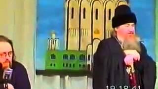 По мнению Андрея Кураева: "Гомосексуалист может стать православным священником".