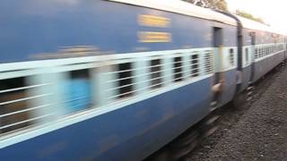 Indian railways Karnataka Express overtaking Shirdi-Mumbai fast passanger train at puntamba