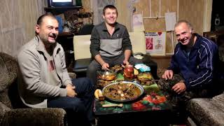 Супер Рецепт! Говяжьи Рёбра с Луком и Помидорами в Казане НА КОСТРЕ!!!