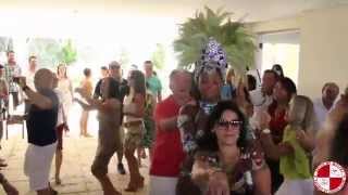 Show de Mulata e Bateria de Escola de Samba em Festa de Aniversário.