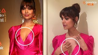 Esha Gupta ने Hot Dress में फिर किया Expose | Reebok India Fit To Fight Awards 2017 | Bollywood Live