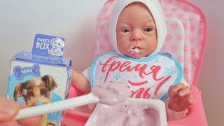 Куклы Пупсики Реборн кушает/Pretend Play with Baby Doll/открывает сюрприз Свит Бокс. Зырики ТВ