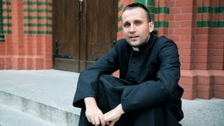 Człowieku czytaj Pismo Święte - ks. Jakub Bartczak o modlitwie Biblią