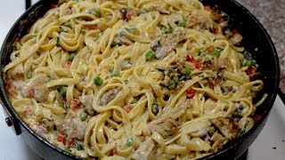 Pasta Fettuccine de pollo, champiñones  y con salsa Alfredo