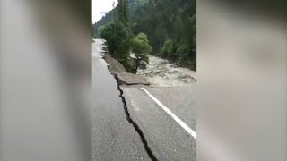 Разбушевавшаяся горная река разрушила дорогу в Раче