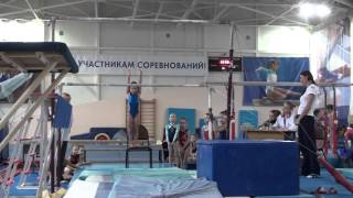 Упражнение на брусьях! Подъём с разгибом сделан! Ура! Аня Крайнова. 22.12.2015.