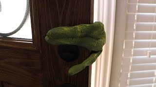 The Alien is Coming! (Kids Build Ultimate AVENGERS Endgame Nerf Blasters) KIDCITY