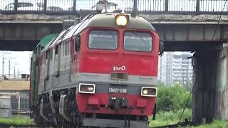 Тепловоз 2М62У-0106 с грузовым составом и ЭД4МК-0020.