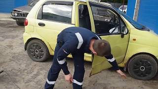 Когда с двери дует ветер, ремонт, дешево но сердито.