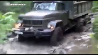 ЛЕГЕНДАРНЫЙ ЗИЛ 131 ПРЁТ ПО ГРЯЗИ   THE LEGENDARY ZIL 131 COMPRISES THROUGH THE